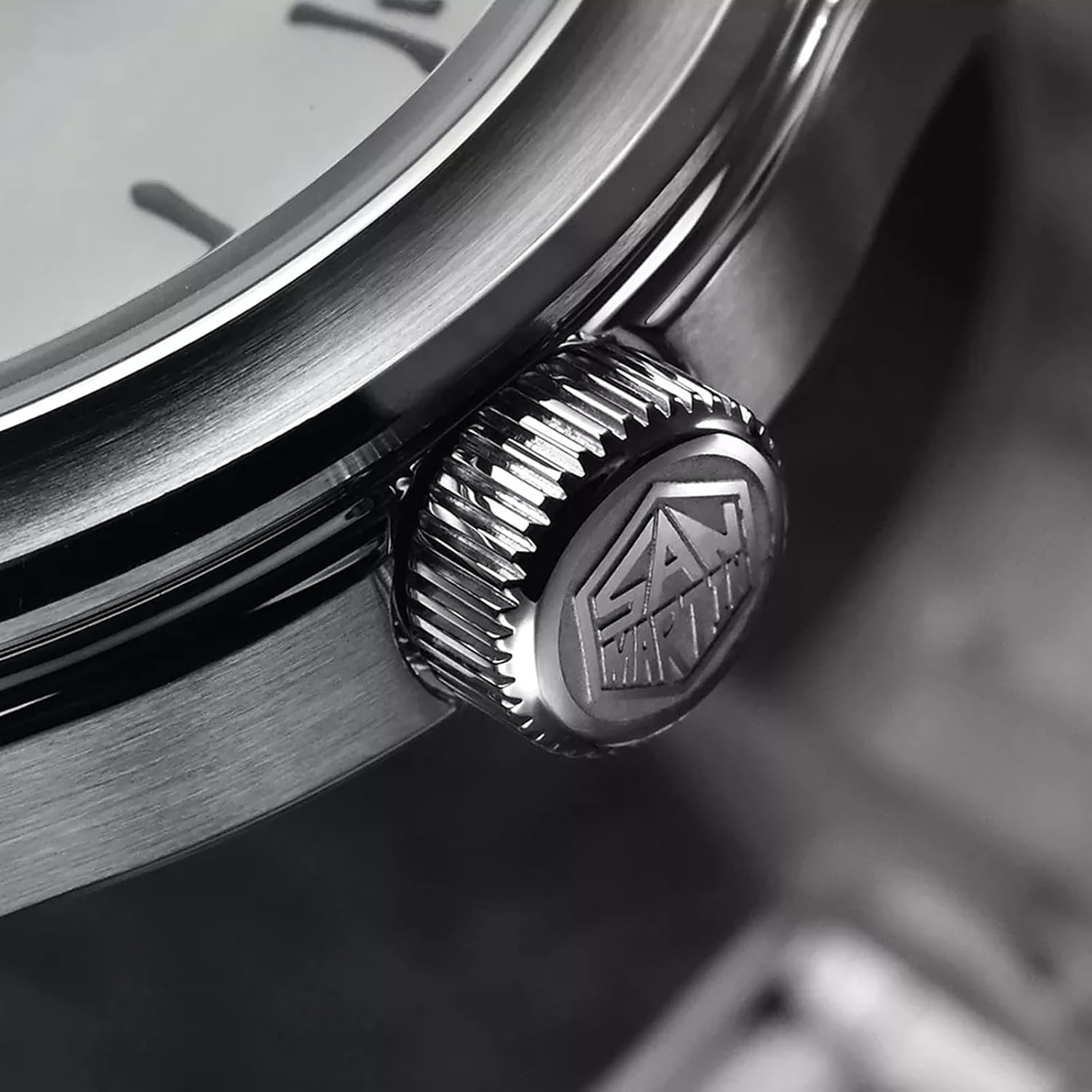 San Martin SN0144-CG5 39mm Luxury Watch for Men,90S5 Automatic Movt Sapphire Crystal Stainless Steel Bracelet, 100M Water Resistant